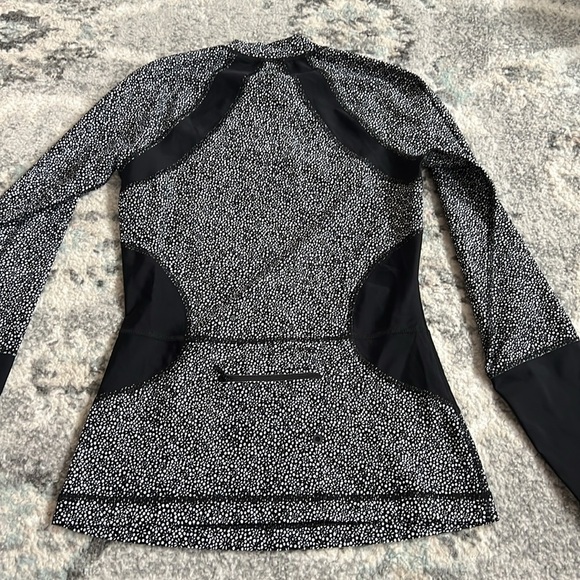 Lululemon Long Sleeve Swim Top - Picture 6 of 9